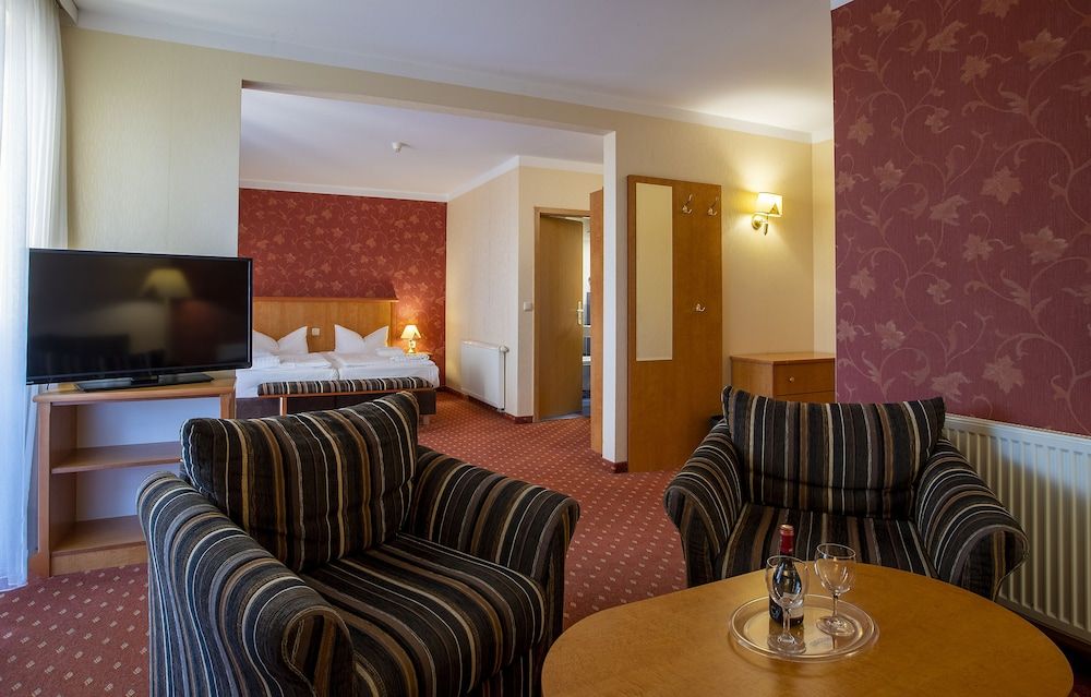 Ostseehotel Villen Im Park – ein Rovell Hotel Suite (Main Building)