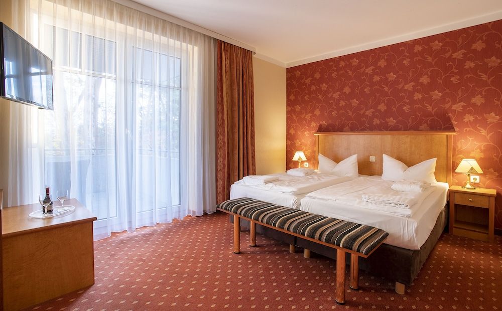 Ostseehotel Villen Im Park – ein Rovell Hotel Suite (Main Building) 2