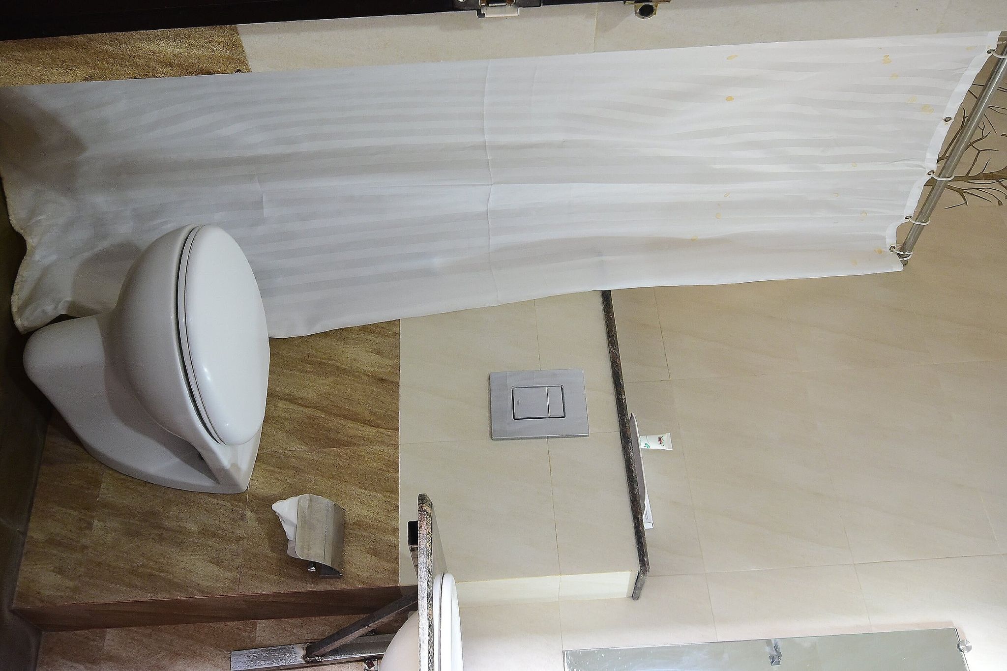 GEMARS COMFORTS Executive Room with AC No Balcony Queen bed 11