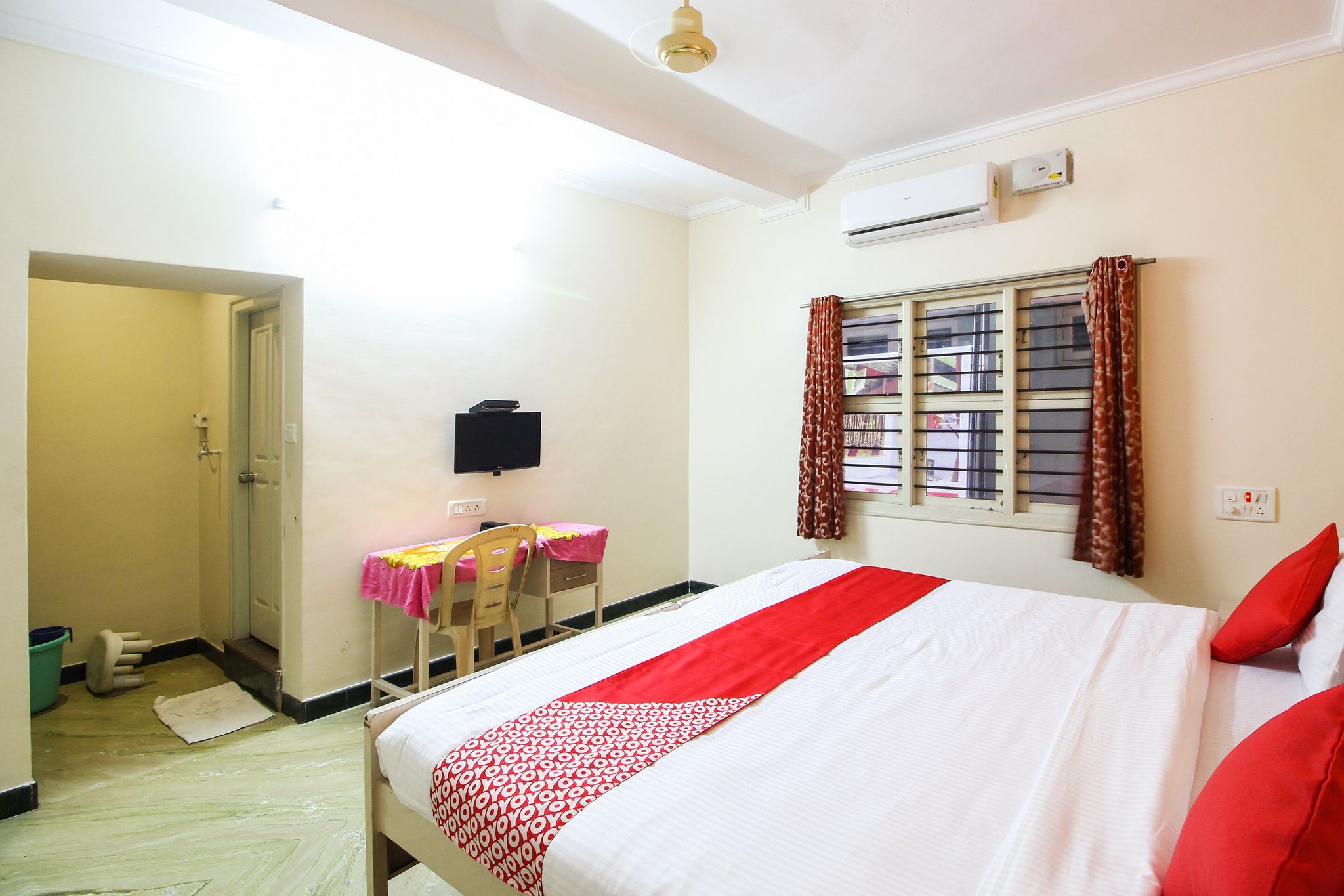 Hotel O Kingston Residency Classic 12