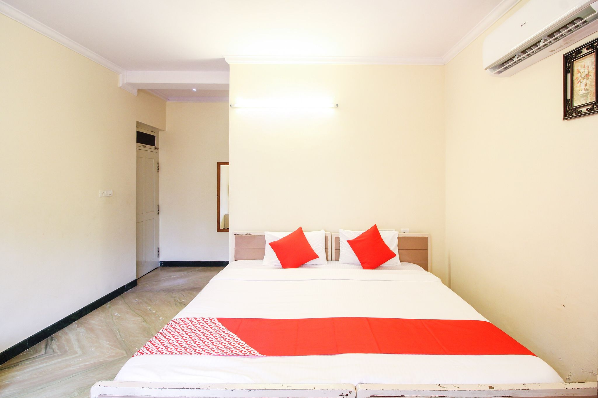 Hotel O Kingston Residency Classic 13