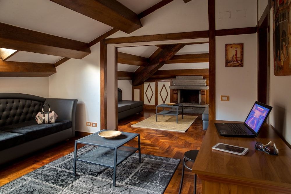 Suite Artis Barberini Suite (no elevator) 10