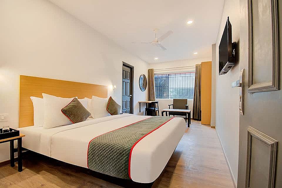 Maitrayee Hotel Deluxe Double Room 2