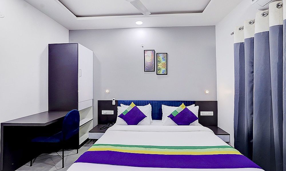 Treebo Finesta Suites, Nagpur Airport Standard Double Room 8