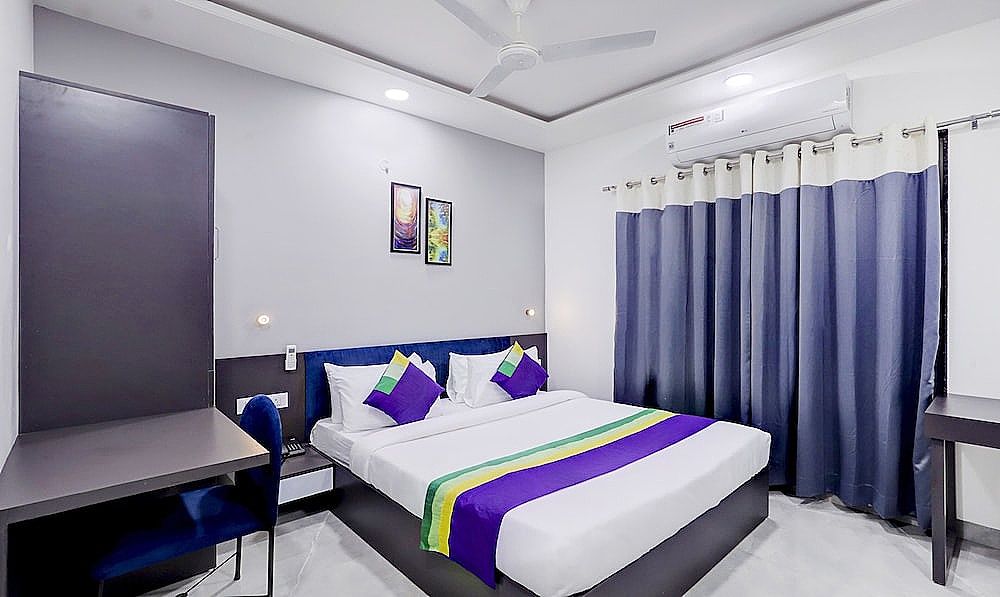Treebo Finesta Suites, Nagpur Airport Standard Double Room