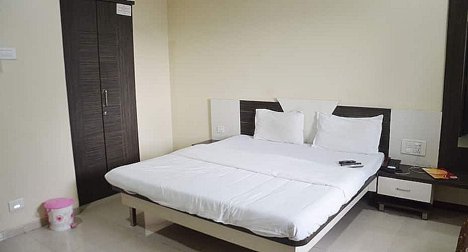 undefined Hotel Renuka Inn 5