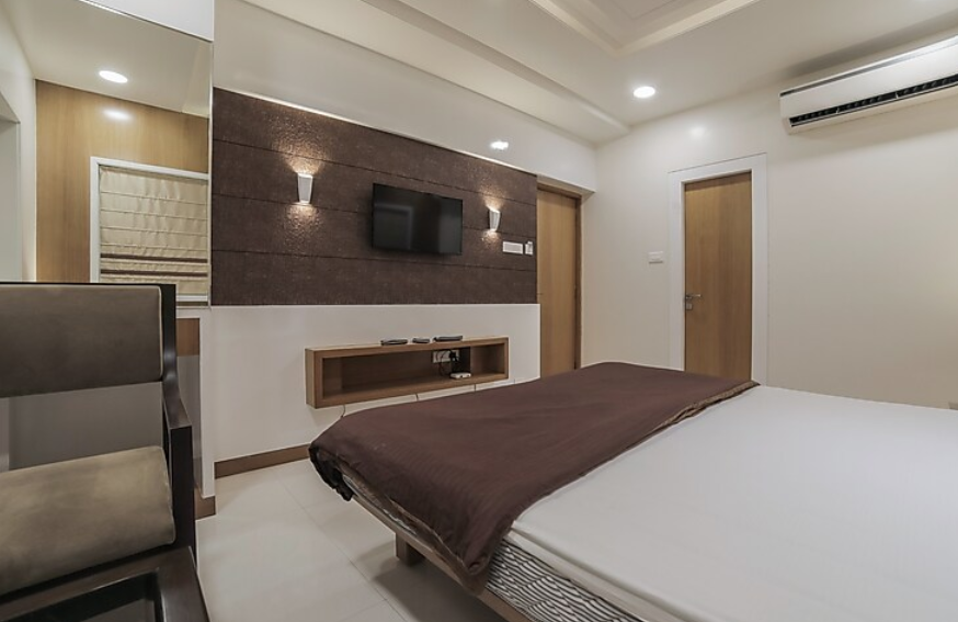 HOTEL NORTH VIEW QUEEN SUITE 4