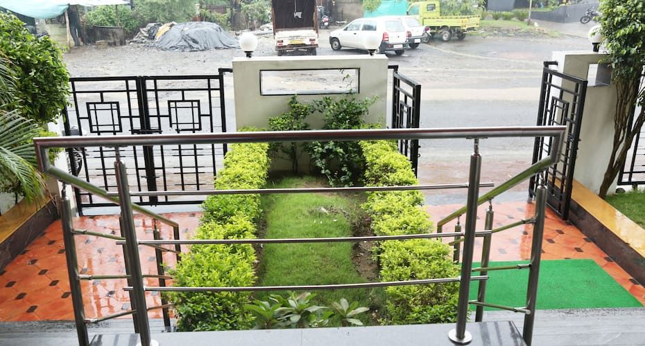 Hotel Shaheen International