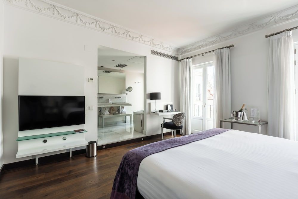 Hospes Puerta de Alcalá, a Member of Design Hotels Dreamer