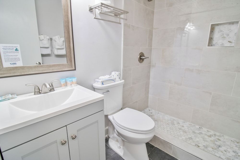 The Oceanfront Litchfield Inn Resort View King Room 2