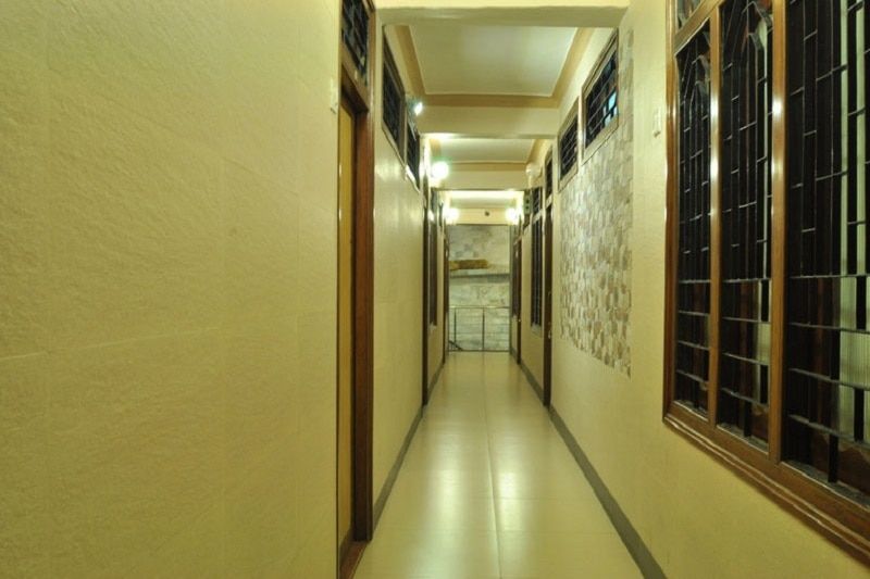 Hotel Maharaja (Walkable Distance From Mall Road )