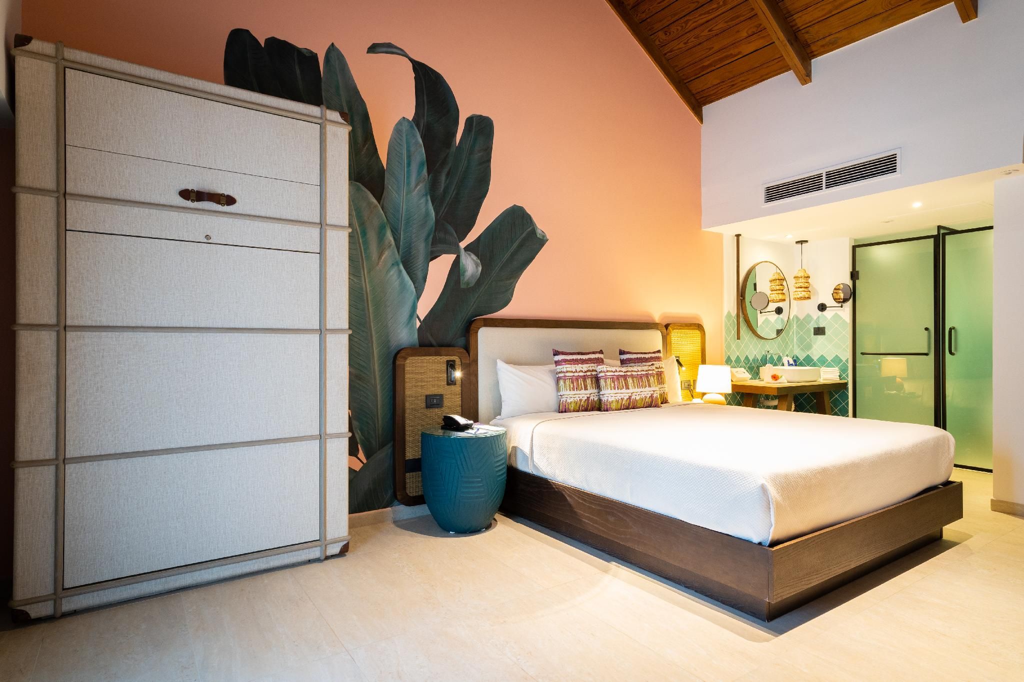 Tropical Deluxe Room