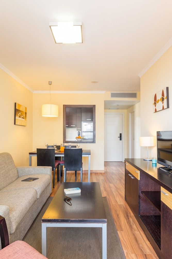 Pierre & Vacances Benalmadena Principe Apartment, 1 Bedroom, Balcony 8