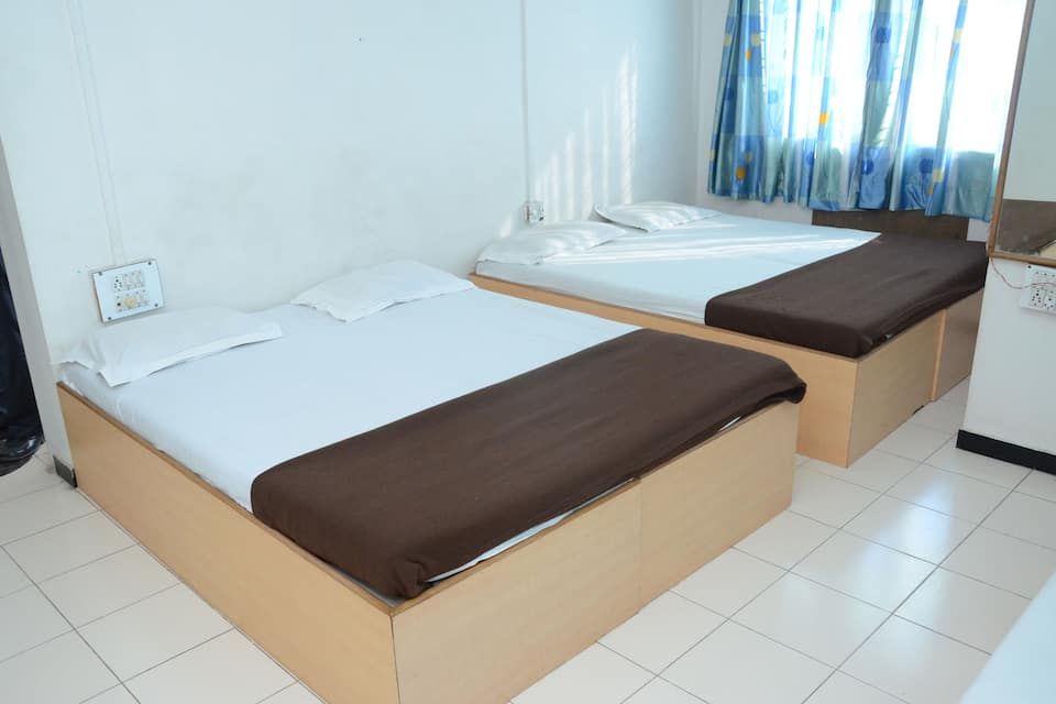 Deluxe Quadruple NON AC