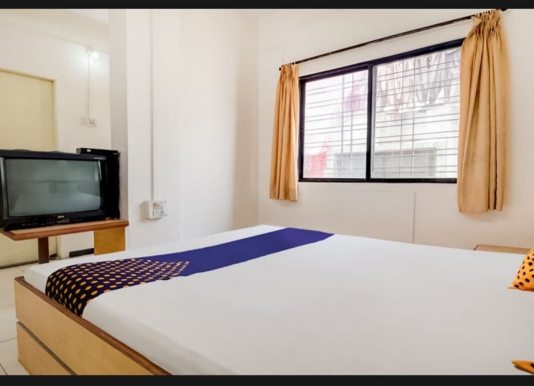 Hotel Rahi Deluxe Room NON AC 5