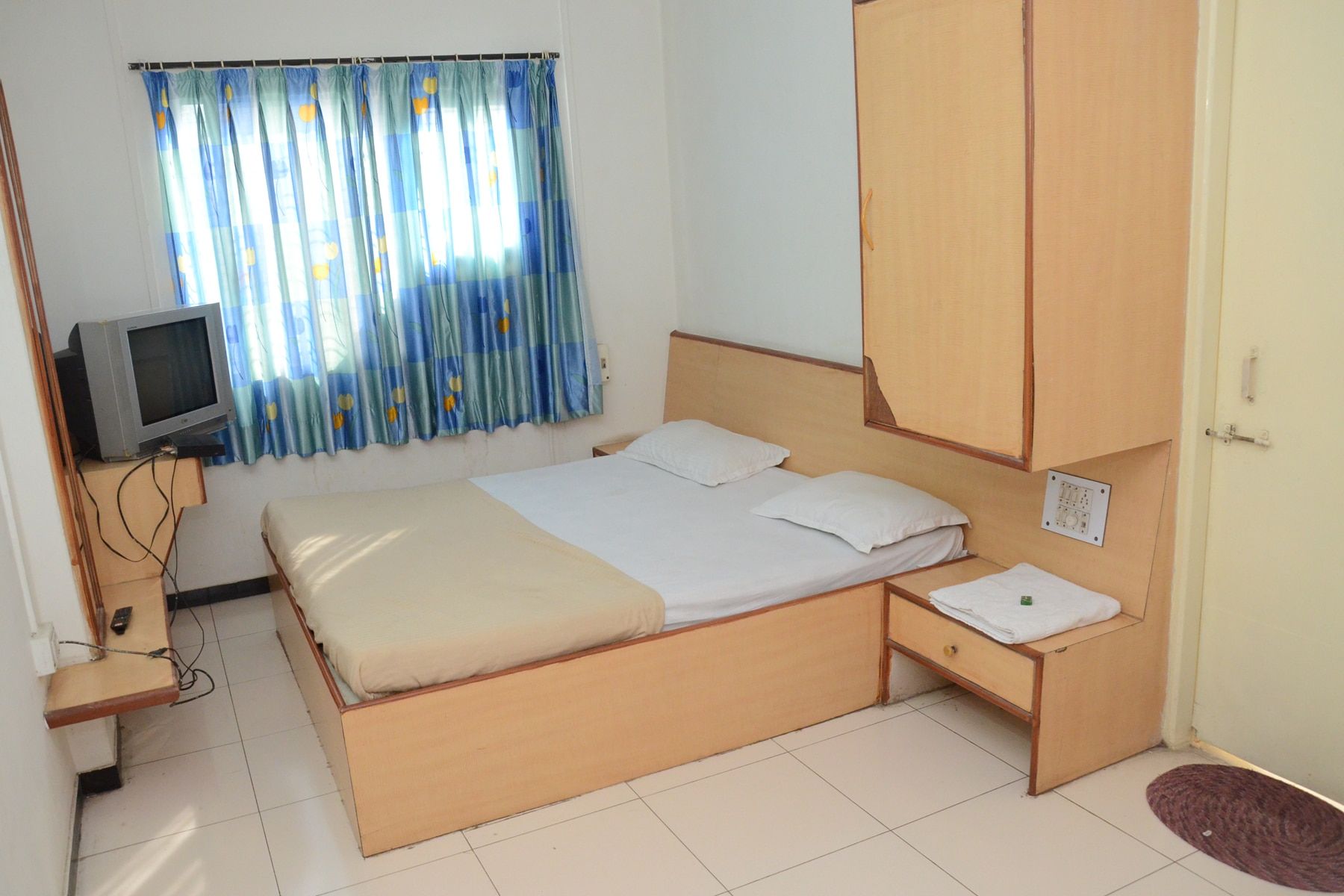 Hotel Rahi Deluxe Room NON AC 13