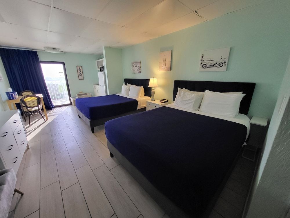 Beachside Hotel Standard Studio Suite, 2 Queen Beds, Kitchenette, Oceanfront 11