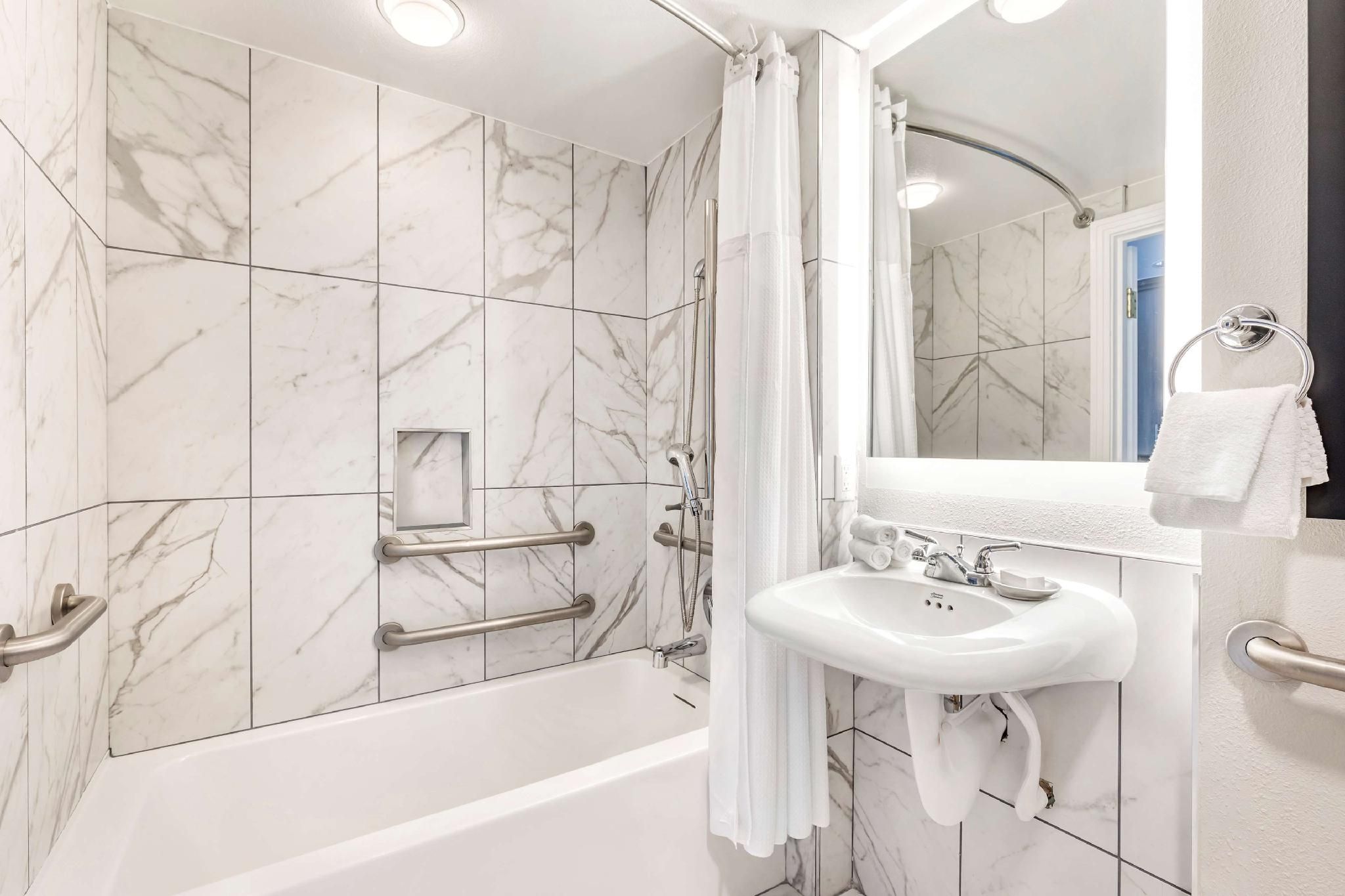 undefined Hilton Grand Vacations Club on the Las Vegas Strip 6