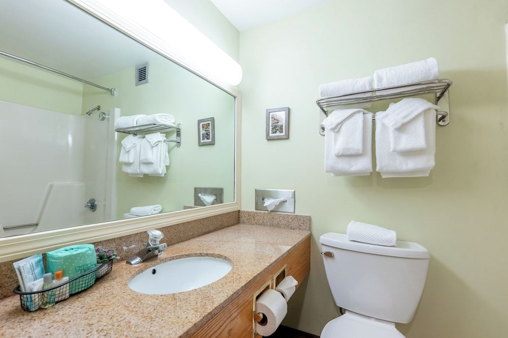 Fireside Inn & Suites West Lebanon Standard Room, 1 King Bed 4