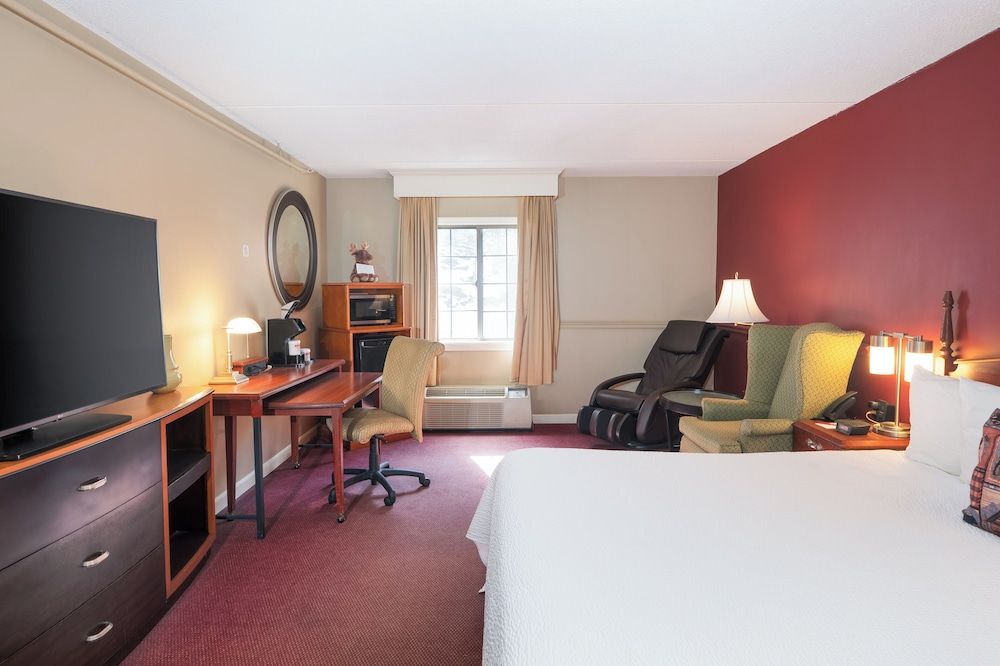 Fireside Inn & Suites West Lebanon Standard Room, 1 King Bed