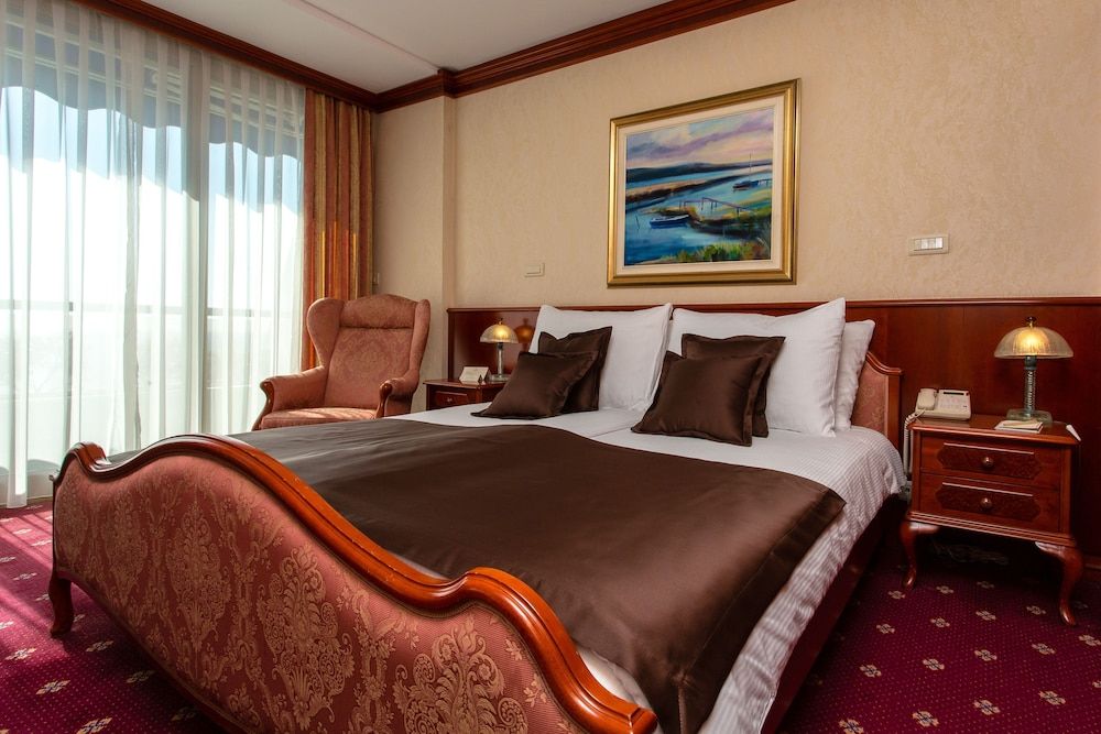 Executive Suite with Sea View and Balcony