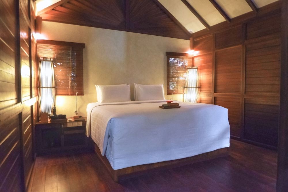 Japamala Resort by Samadhi – Age 12 and Above Only Premier Duplex, 1 King Bed, Hill View