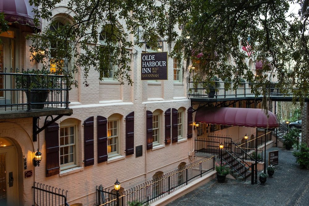 undefined Olde Harbour Inn, Historic Inns of Savannah. 9