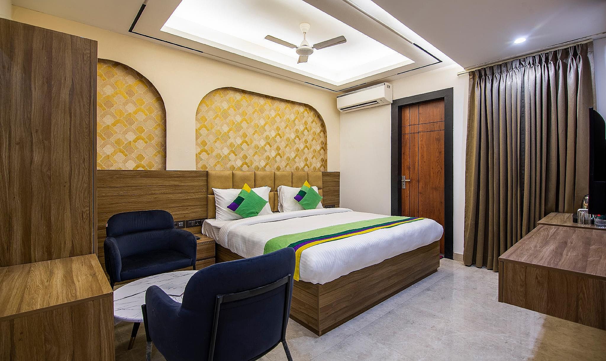 Deluxe Double or Twin Room