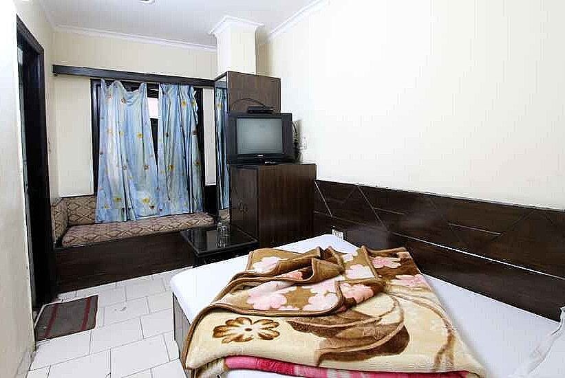 undefined Hotel J M Deluxe 9