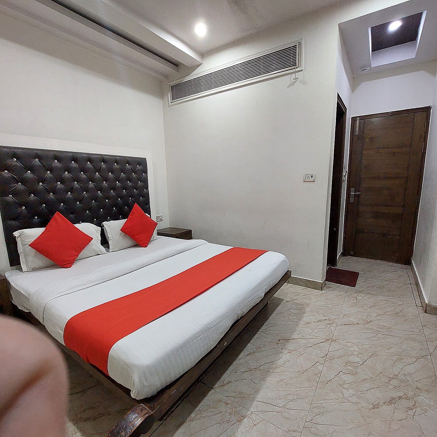 undefined Hotel Saffron Inn 8