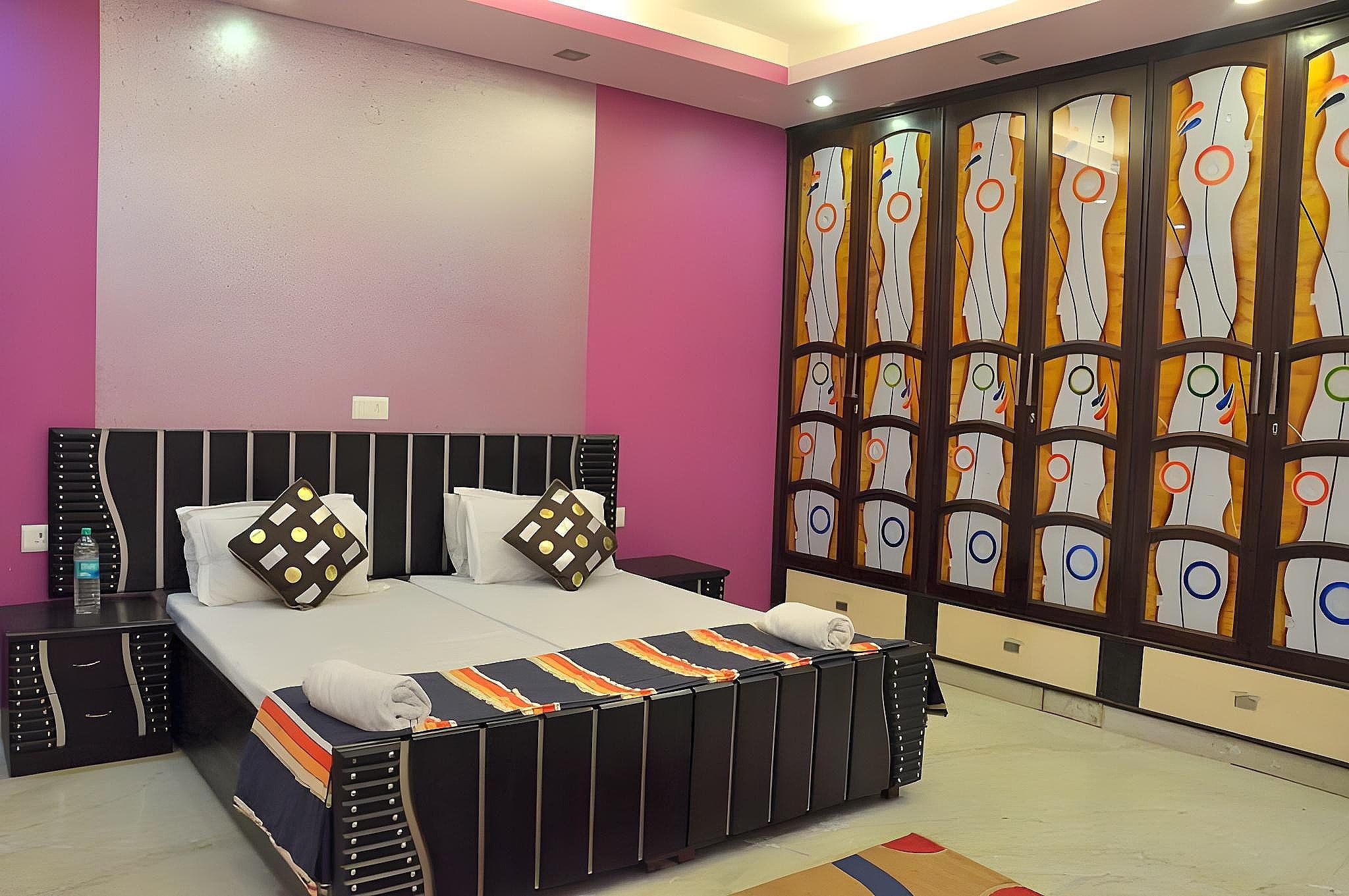 undefined The Royal Nest 3