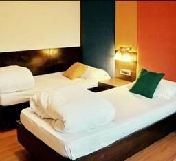 undefined Twin Bed AC Private Room with Ensuite Bathroom at Stops Delhi