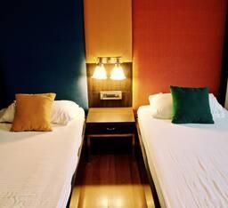 undefined Twin Bed AC Private Room with Ensuite Bathroom at Stops Delhi 5