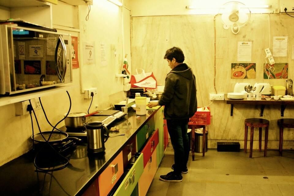 undefined Twin Bed AC Private Room with Ensuite Bathroom at Stops Delhi 8