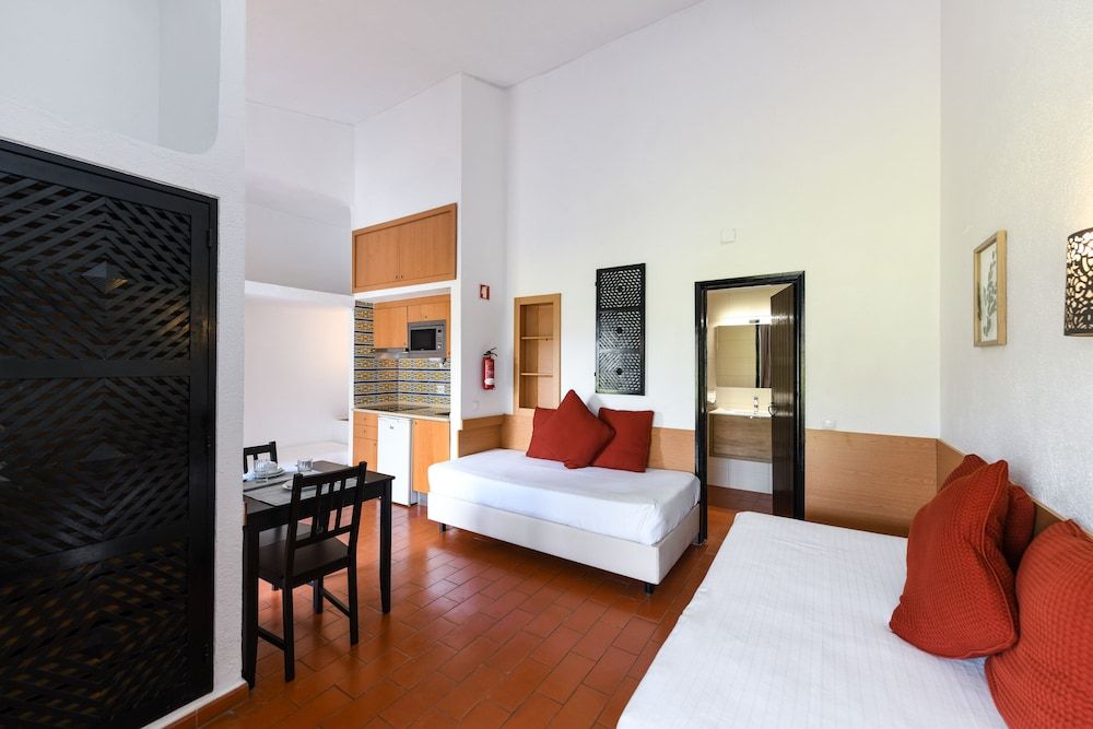 Pedras da Rainha Studio 2