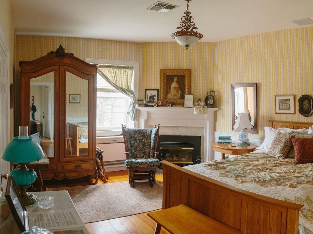 Cave Hill Farm Bed & Breakfast Standard Double Room, Ensuite (Aunt Emma's Room) 2