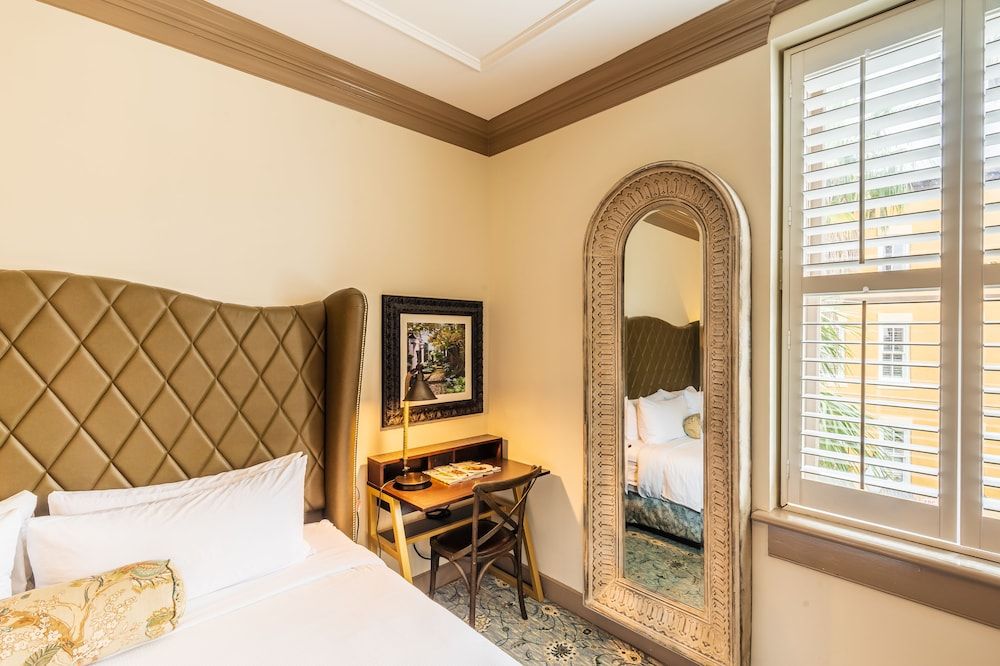 Andrew Pinckney Inn Traditional King 4