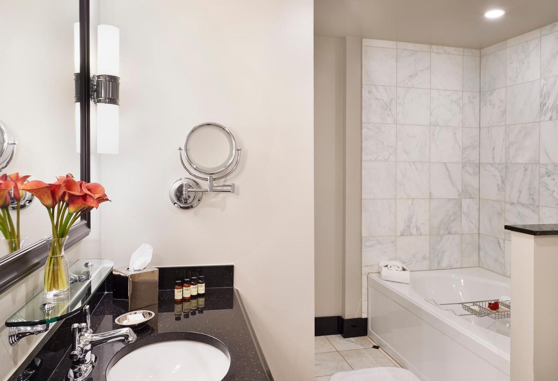 Traditional Queen Room - Disable Access