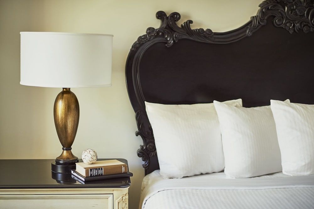 French Quarter Inn Traditional Room, 1 King Bed (Guest Room)