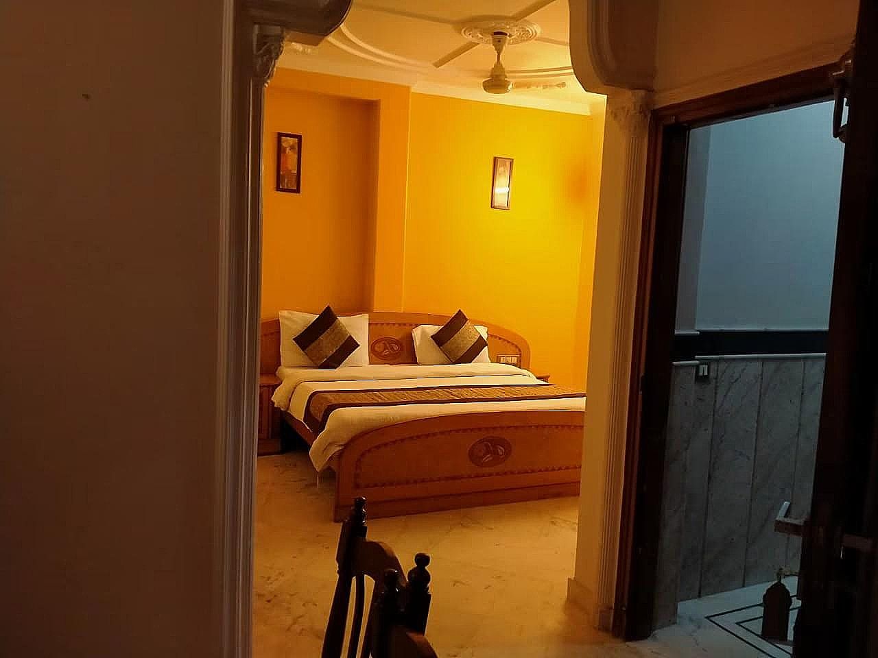 Hotel Blue Sapphire Deluxe AC Room