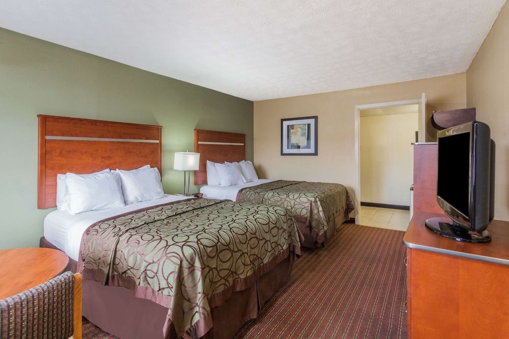 Standard Room, 2 Queen Beds, Non Smoking