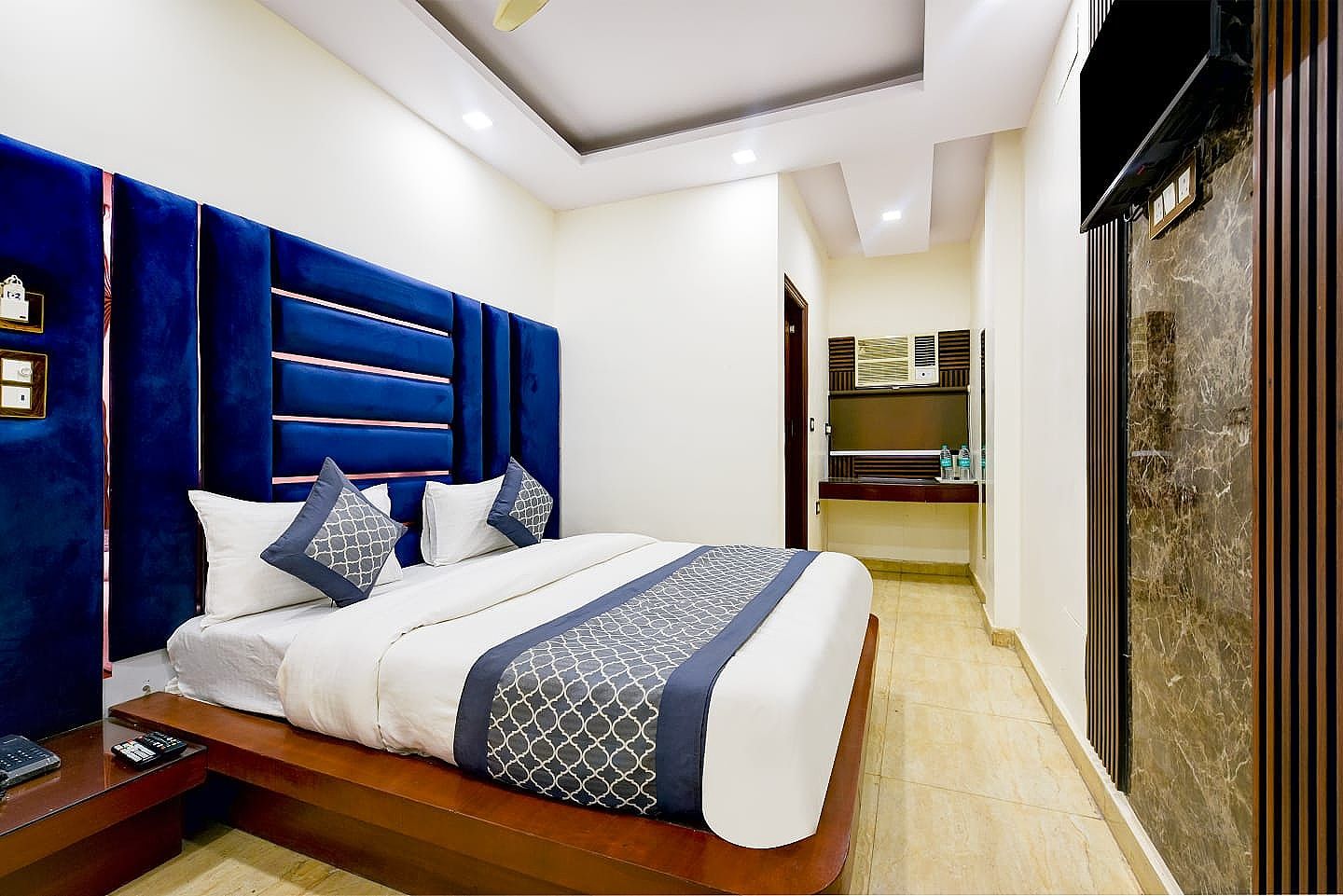 Deluxe Room With- Free WIFI