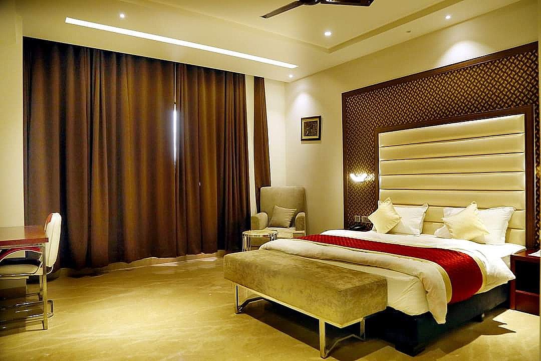 Suite with Living Room