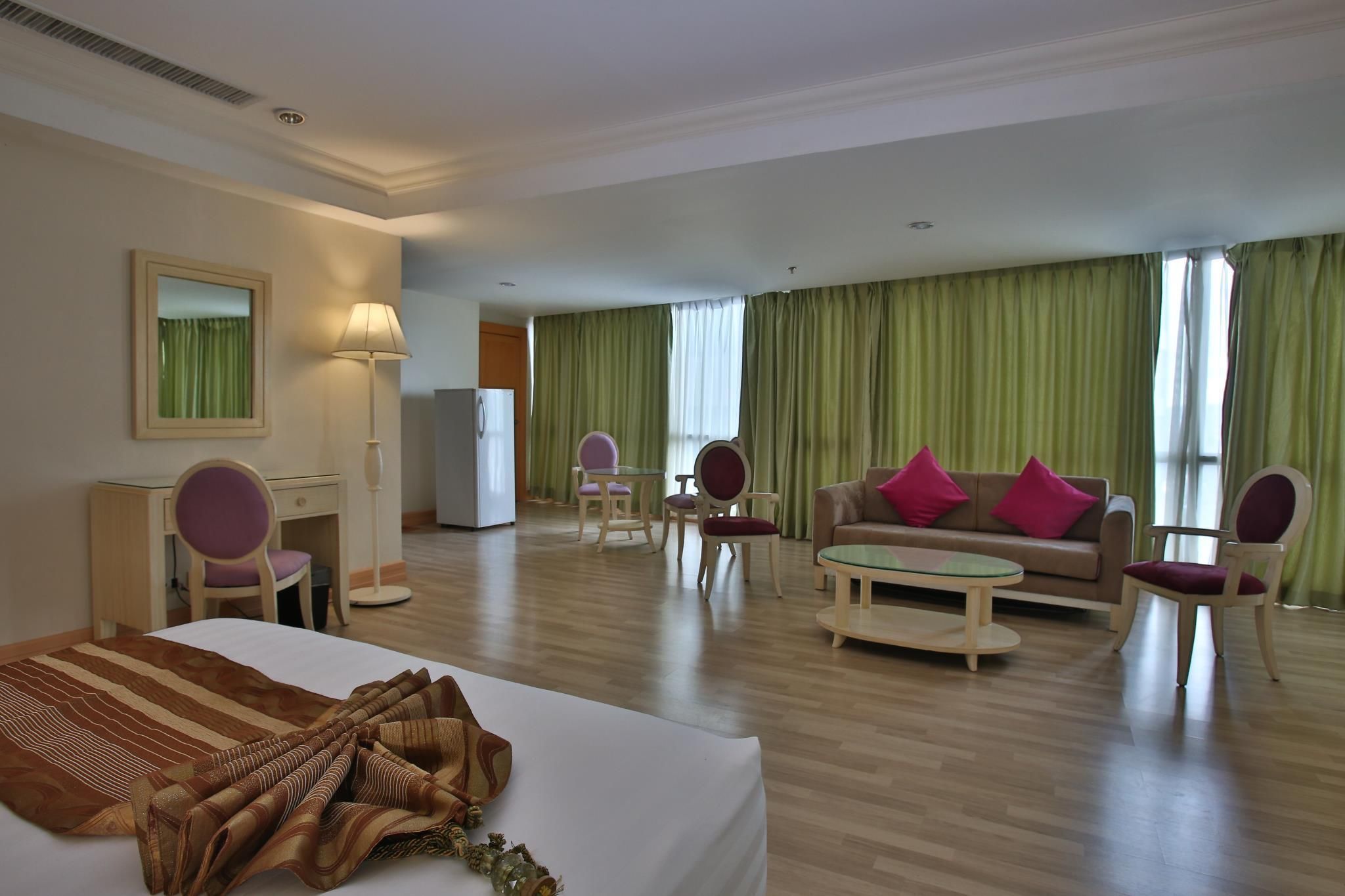 2 Bedroom Executive Suite, Corner room