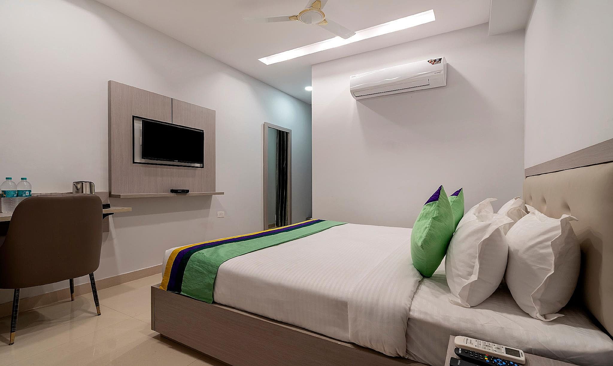 Treebo La Mirage Suite Standard Double Room 2