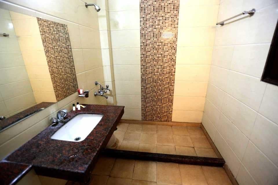 undefined Arcade Inn 3