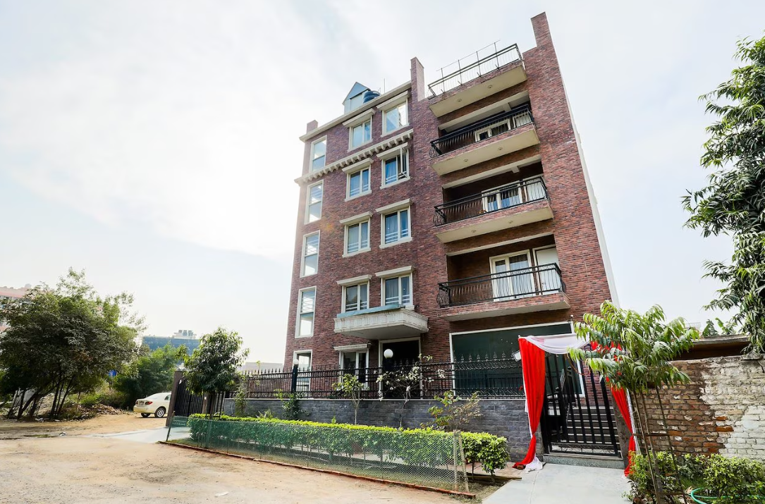 Casa Meera Hotel, Noida