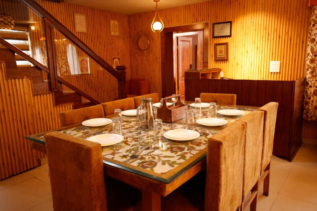 Food & Dining