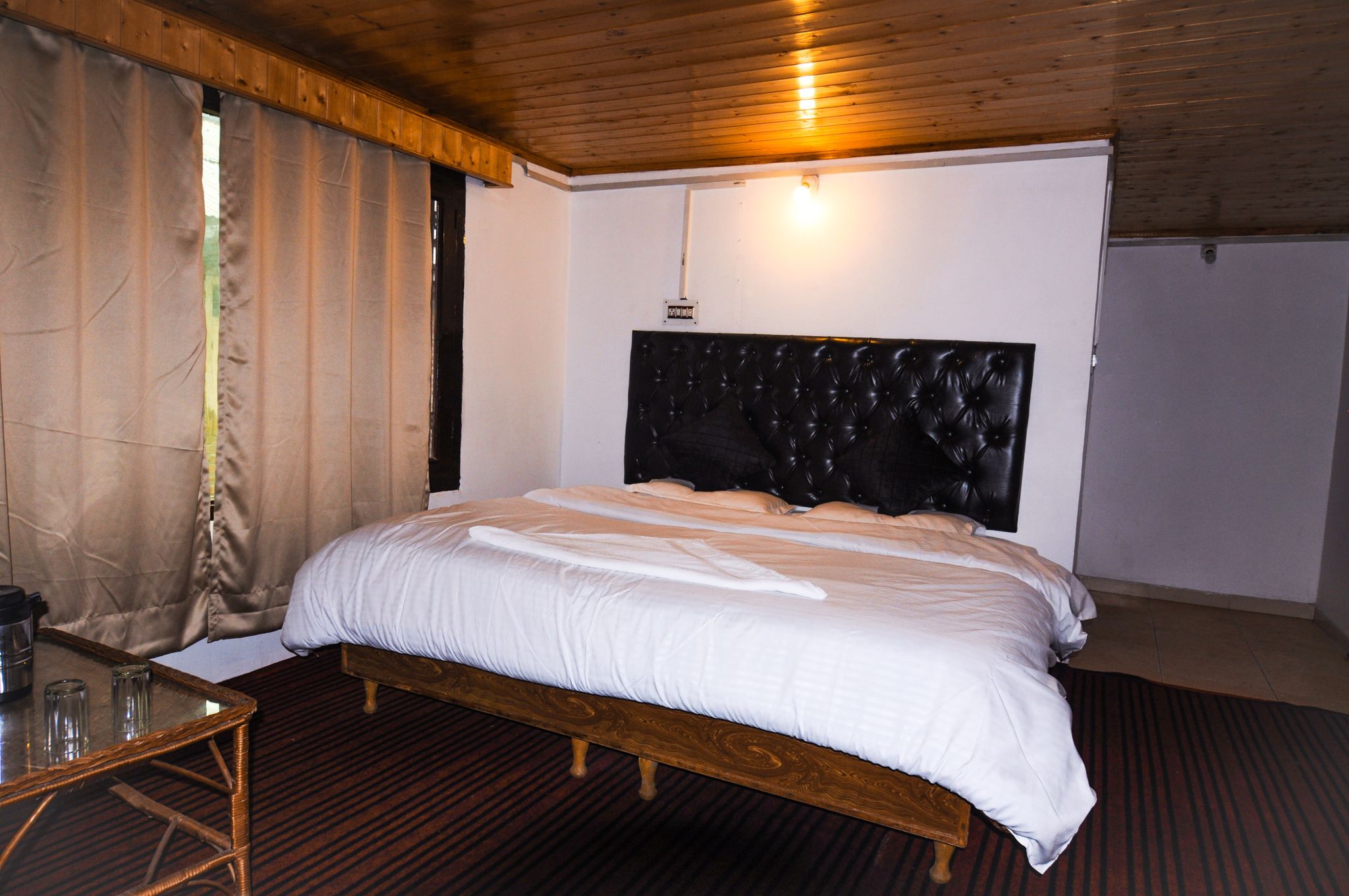 Kashmir House Pahalgam Deluxe Bed Room 14