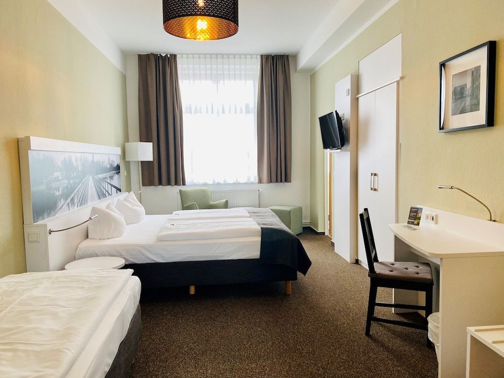 Hotel am Schlosspark Family Room 2